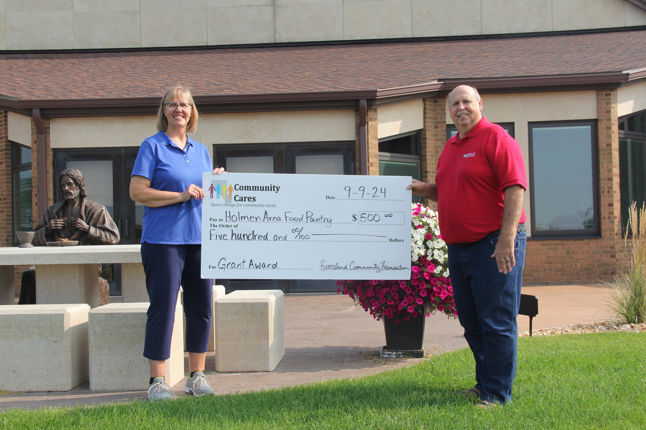 Holmen Food Pantry
